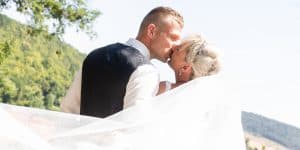 Brautpaar küssend | Hochzeitsfotograf bilderschlag Erfurt